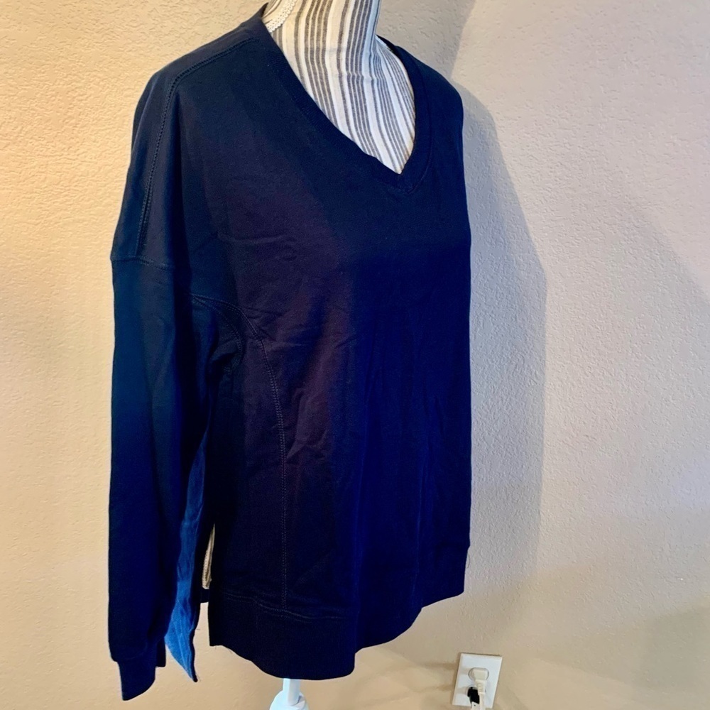 NEW Sweatshirt Medium Navy Blue V-Neck Long-Sleeved Basic Top NWOT! - Picture 5 of 13